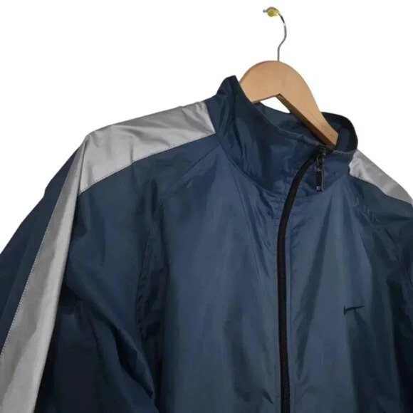 Nike Windbreaker  Jacket Blue Nylon Full Zip Reflective Stripes Size Large - Picture 3 of 12
